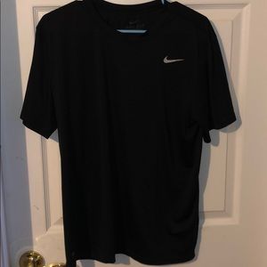 Black men’s Nike Dri-fit T-shirt. (Men’s Large)